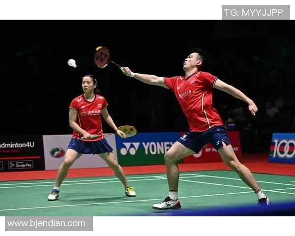 重庆羽毛球队在大师赛中的团队协作展现与战术配合分析 重庆羽毛球队在大师赛中的团队协作展现与战术配合分析