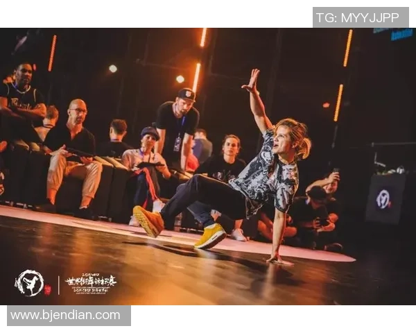 世界街舞大赛积分榜：成都街舞队以100分领跑